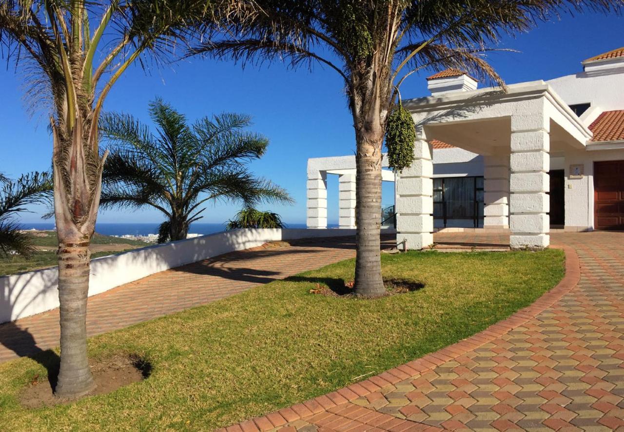 Fly Me To The Moon Guesthouse Mossel Bay Exterior foto